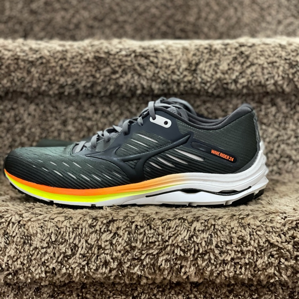 Mizuno Wave Rider 24
